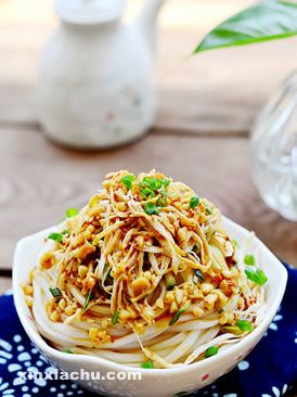 酸辣雞絲涼面的做法