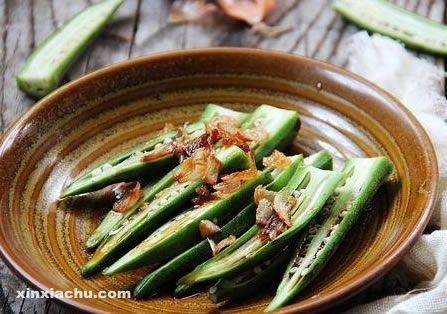 蒸秋葵配紅蔥酥