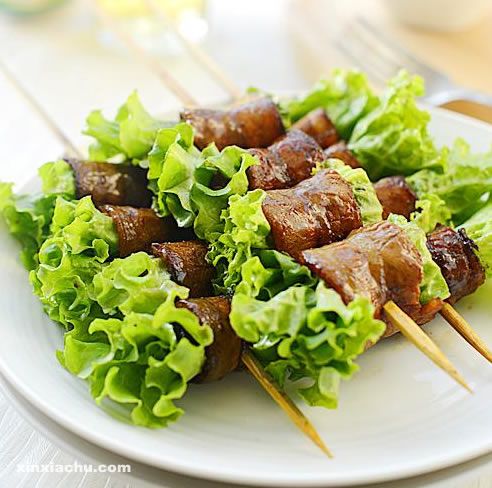 生菜配香烤五花肉