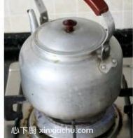 梅子紅棗煮米酒的家常做法第3步圖片步驟 m.xalove.com.cn