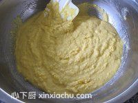 玉米面小煎餅的家常做法第5步圖片步驟 m.xalove.com.cn