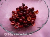 傳統(tǒng)櫻桃派的家常做法第4步圖片步驟 m.xalove.com.cn