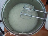 肉松夾心小蛋糕的家常做法第2步圖片步驟 m.xalove.com.cn