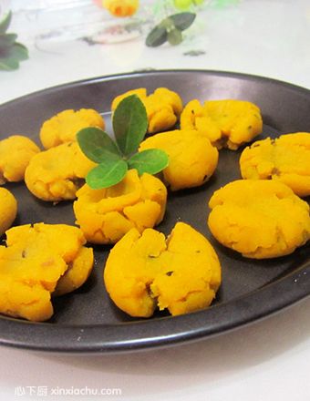 玉米面豆沙餡餅的做法