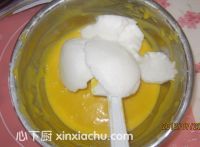 戚風(fēng)蛋糕的家常做法第9步圖片步驟 m.xalove.com.cn