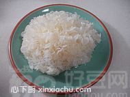 銀耳栗子糖水的家常做法第3步圖片步驟 m.xalove.com.cn