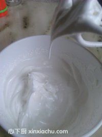 椰蓉蛋白花的家常做法第3步圖片步驟 m.xalove.com.cn