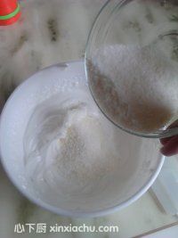 椰蓉蛋白花的家常做法第4步圖片步驟 m.xalove.com.cn