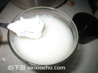 甜杏冰淇淋的家常做法第1步圖片步驟 m.xalove.com.cn