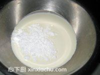 甜杏冰淇淋的家常做法第3步圖片步驟 m.xalove.com.cn