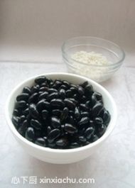 黑豆糯米豆?jié){的家常做法第2步圖片步驟 m.xalove.com.cn