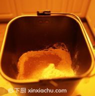 紫薯肉松面包的家常做法第3步圖片步驟 m.xalove.com.cn