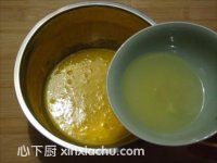 抹茶戚風(fēng)蛋糕的家常做法第7步圖片步驟 m.xalove.com.cn