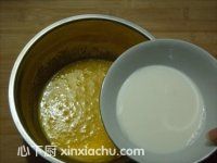 抹茶戚風(fēng)蛋糕的家常做法第8步圖片步驟 m.xalove.com.cn