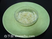 蓮子銀耳百合羹的家常做法第3步圖片步驟 m.xalove.com.cn