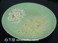 蓮子銀耳百合羹的家常做法第4步圖片步驟 m.xalove.com.cn