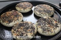 豆沙餡發(fā)面餅的家常做法第12步圖片步驟 m.xalove.com.cn