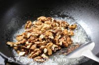 霜降核桃的家常做法第7步圖片步驟 m.xalove.com.cn