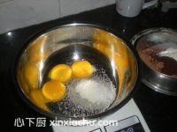 古典巧克力蛋糕的家常做法第1步圖片步驟 m.xalove.com.cn