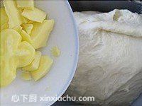 中種冷藏發(fā)酵-蜂蜜小面包的家常做法第3步圖片步驟 m.xalove.com.cn