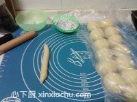 中種冷藏發(fā)酵-蜂蜜小面包的家常做法第6步圖片步驟 m.xalove.com.cn