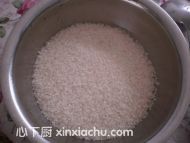 紅棗葡萄干米飯的家常做法第3步圖片步驟 m.xalove.com.cn