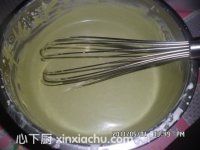 抺茶慕斯蛋糕的家常做法第6步圖片步驟 m.xalove.com.cn