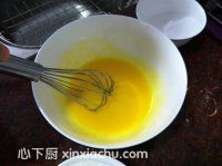 電飯煲版奶香蛋糕的家常做法第2步圖片步驟 m.xalove.com.cn