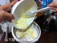 電飯煲版奶香蛋糕的家常做法第8步圖片步驟 m.xalove.com.cn