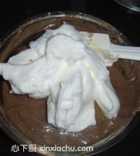 濃情巧克力戚風(fēng)的家常做法第8步圖片步驟 m.xalove.com.cn