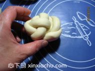 卷花面包的家常做法第7步圖片步驟 m.xalove.com.cn