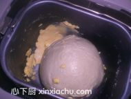 花形豆沙面包的家常做法第2步圖片步驟 m.xalove.com.cn