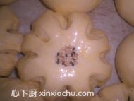 花形豆沙面包的家常做法第8步圖片步驟 m.xalove.com.cn