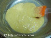 藍(lán)莓蛋糕卷的家常做法第5步圖片步驟 m.xalove.com.cn