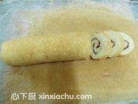 藍(lán)莓蛋糕卷的家常做法第19步圖片步驟 m.xalove.com.cn
