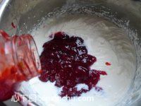 草莓醬冰淇淋的家常做法第5步圖片步驟 m.xalove.com.cn