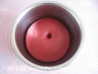 紅玫瑰面包的家常做法第2步圖片步驟 m.xalove.com.cn
