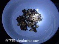 黑豆核桃豆?jié){的家常做法第1步圖片步驟 m.xalove.com.cn