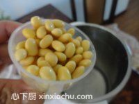 黑豆核桃豆?jié){的家常做法第4步圖片步驟 m.xalove.com.cn