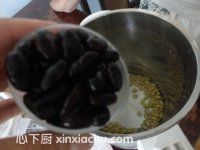 黑豆核桃豆?jié){的家常做法第5步圖片步驟 m.xalove.com.cn