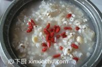 薏米蓮子銀耳羹的家常做法第6步圖片步驟 m.xalove.com.cn