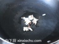 素炒紫背天葵的家常做法第2步圖片步驟 m.xalove.com.cn