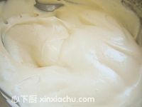 奶油霜紙杯蛋糕的家常做法第6步圖片步驟 m.xalove.com.cn