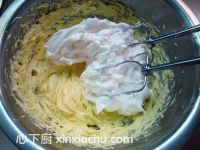 奶油霜紙杯蛋糕的家常做法第14步圖片步驟 m.xalove.com.cn