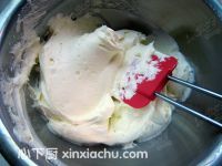 奶油霜紙杯蛋糕的家常做法第15步圖片步驟 m.xalove.com.cn