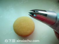奶油霜紙杯蛋糕的家常做法第17步圖片步驟 m.xalove.com.cn