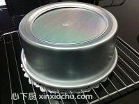 烤箱版戚風蛋糕的家常做法第10步圖片步驟 m.xalove.com.cn