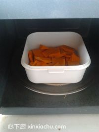 椰香南瓜糯米糍的家常做法第2步圖片步驟 m.xalove.com.cn