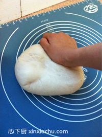 椰蓉面包卷的家常做法第4步圖片步驟 m.xalove.com.cn