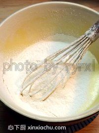 木瓜戚風(fēng)蛋糕卷的家常做法第4步圖片步驟 m.xalove.com.cn